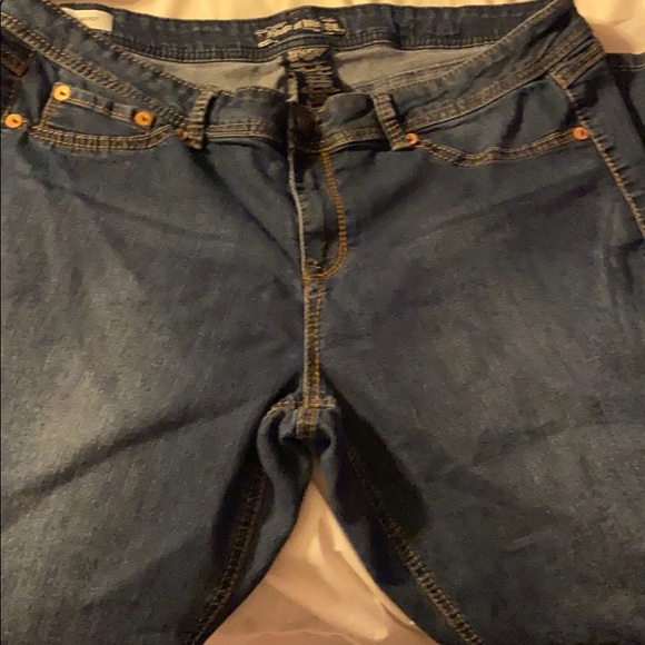 Jeans - Picture 1 of 3